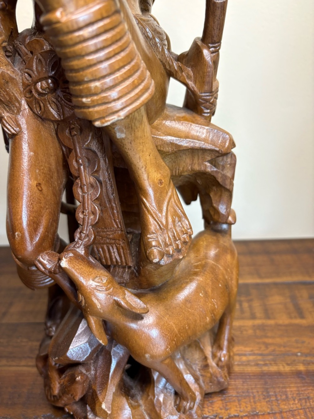 Vintage Folk Art Hand- Carved Wood Sculpture Depicting A Tribal Man - Picture 3 of 16